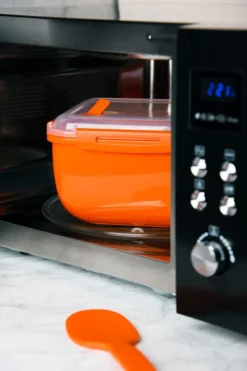 Contenitore cuoci riso con coperchio, con valvola