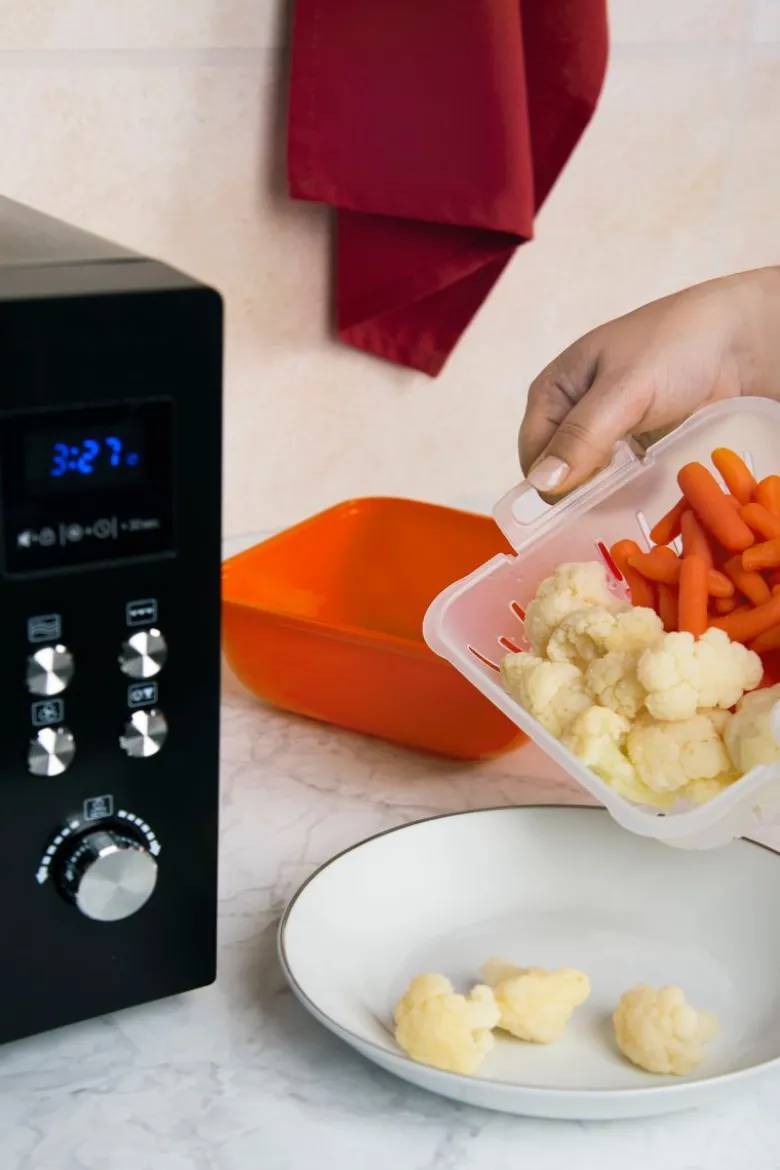 Contenitore vaporiera con coperchio, con valvola