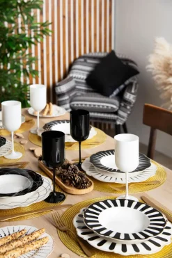Poltrona, stile etnico, bianco e nero