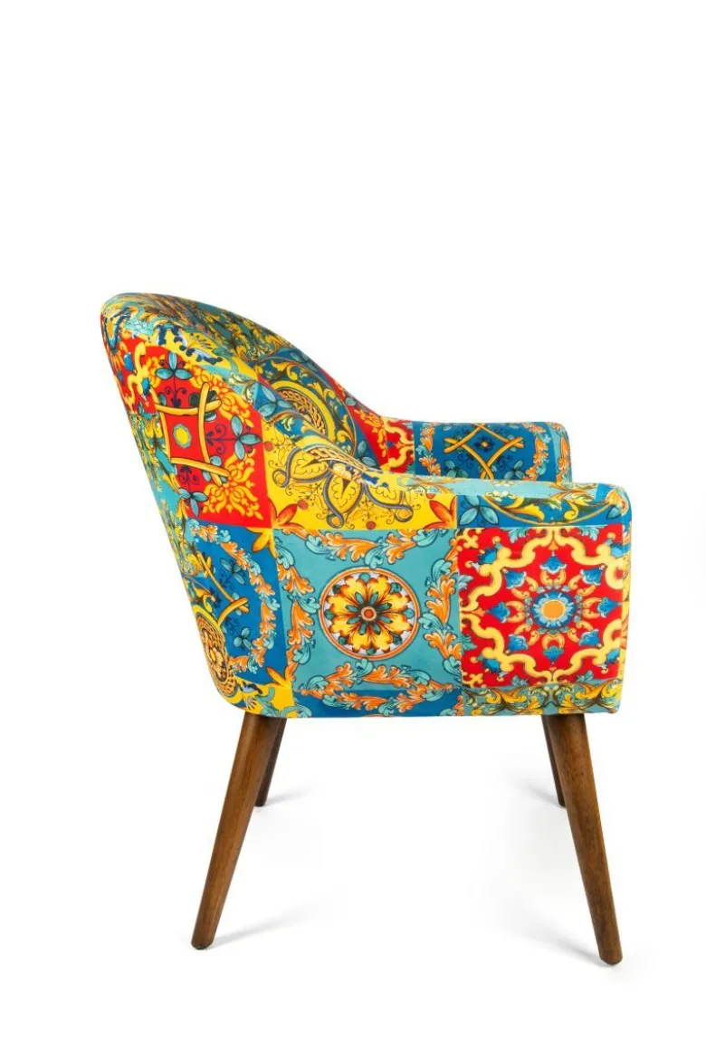 Poltrona, stile maioliche siciliane, multicolore